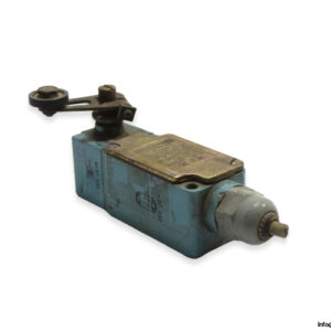 telemecanique-ZC2 JC1_ZC2-JE05-limit-switch-used-1