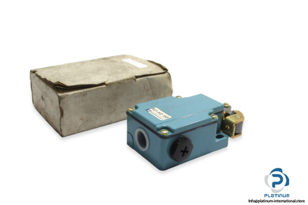 telemecanique-XC1_AC158-limit-switch-new