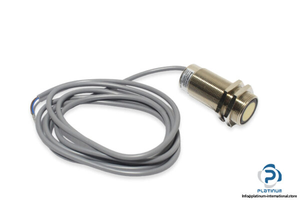 baumer-UNAM-30P1104-ultrasonic-proximity-sensor