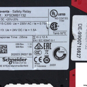 schneider-XPS-DMB1132-safety-module-(used)-1