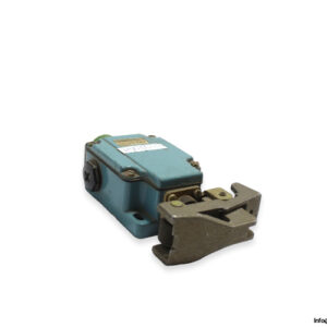 telemecanique-xy2-cc-122-limit-switch-1