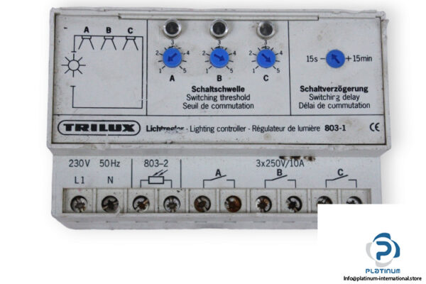 trilux-LR-803_1-lighting-controller-(used)-1