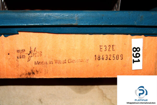 891-hengst-e32l-18432509-air-filter-insert-2