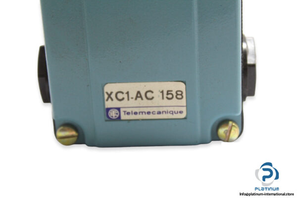 telemecanique-xc1_ac158-limit-switch-new-3