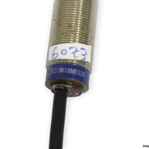 telemecanique-XS1-M18MB230-inductive-sensor-new-3