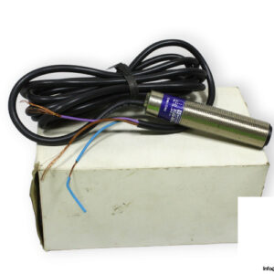 telemecanique-XU2-M18PP340-photoelectric-sensor-new
