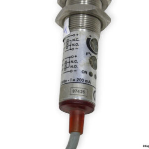 aeco-FT18M-CP2-photoelectric-sensor-used-3