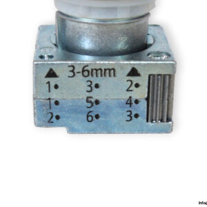 siemens-3SB3-500-2KA11-toggle-switch-(new)-3