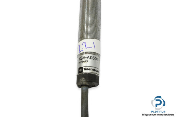 telemecanique-xsa-a05011-inductive-sensor-2