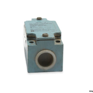 telemecanique-zck-j1_zck-e62-limit-switch-4
