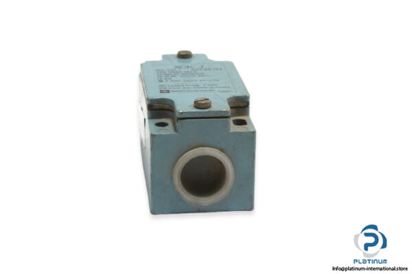 telemecanique-zck-j1_zck-e62-limit-switch-4
