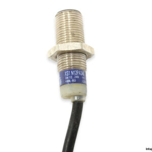 telemecanique-xs1n12pa349-inductive-sensor-2