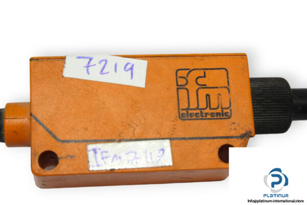 ifm-OU5001-photoelectric-fiber-optic-sensor-used-3