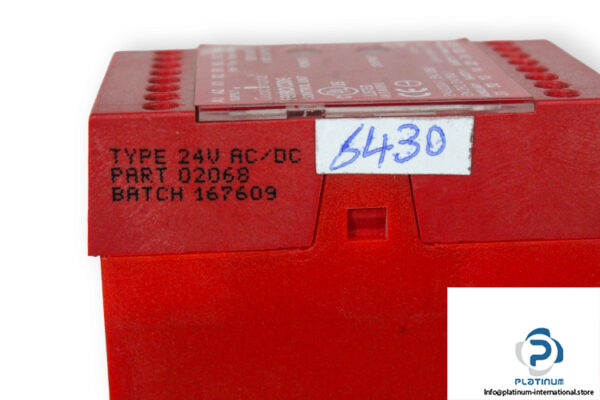 guard-master-24-V-AC_DC-02068-control-unit-(used)-2