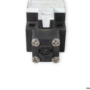 Klockner-moeller-AT0-11-1-I-limit-switch-(used)-1