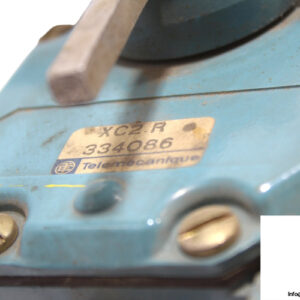 telemecanique-xc2-r-limit-switch-2