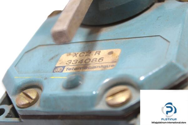 telemecanique-xc2-r-limit-switch-2