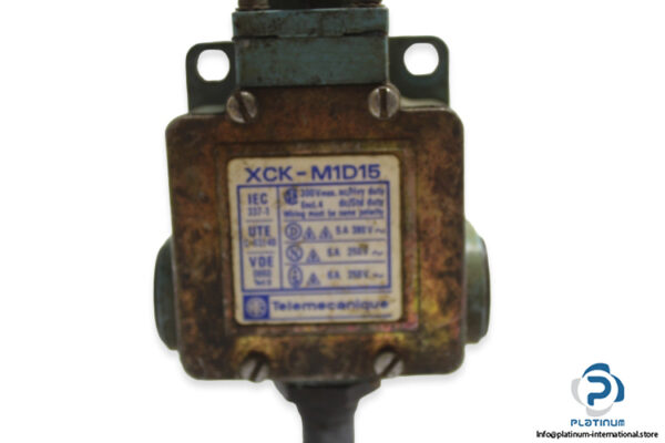 telemecanique-xck-m1d15-limit-switch-3
