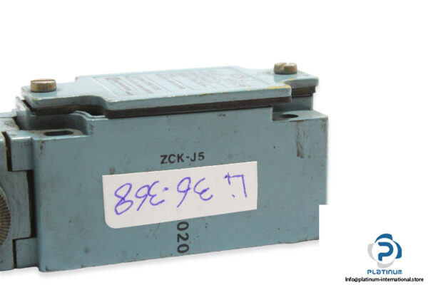 telemecanique-zck-j5_zck-e65-limit-switch-2