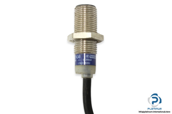 telemecanique-xs1n12pa349-inductive-sensor-4