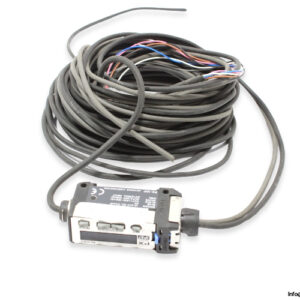 keyence-PX-10P-heavy-duty-photoelectric-sensor