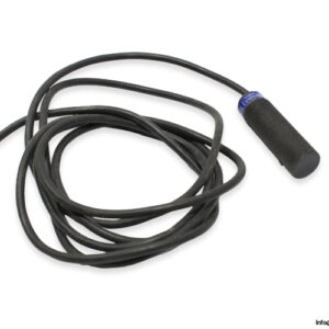 telemecanique-XT4P18PA372-capacitive-sensor