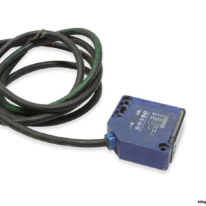 schneider-XUK2ARCNL2R-through-beam-photoelectric-sensor-receiver