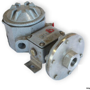 beta-switch-W3-P306L-S2N-T5-K1-pressure-and-temperature-switch-(used)