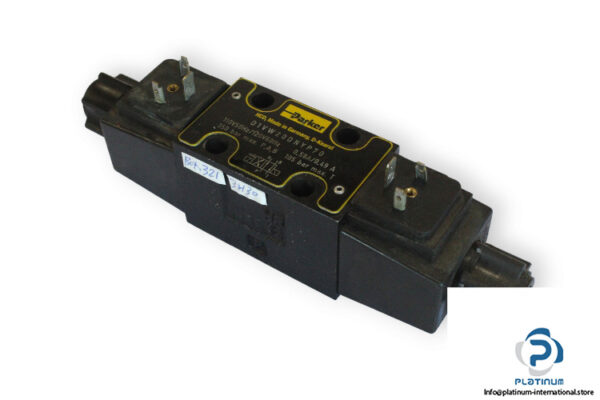 Parker-D1VW20DNYP70-direct-operated-directional-control-valve-(used)