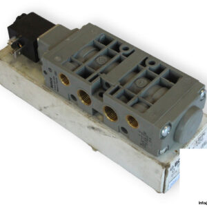 Bosch-0-820-023-026-single-solenoid-valve-with-coil-(new)