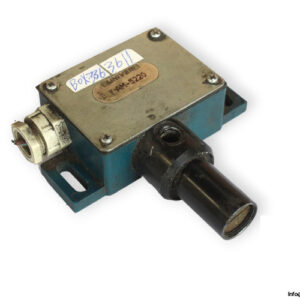 Univer-AM-5220-adjustable-pressure-switch-(used)