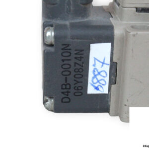 omron-D4B-1117N-safety-limit-switch-(used)-2