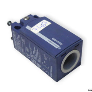 telemecanique-XCKN2121G11-limit-switch-(used)