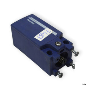 telemecanique-XCKN2121G11-limit-switch-(used)-1