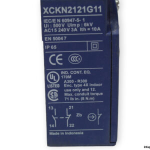 telemecanique-XCKN2121G11-limit-switch-(used)-2