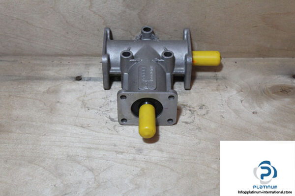 poggi-A4011R1-2D1-LG-2-way-right-angle-gearbox