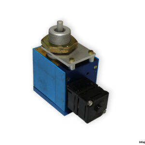 Festo-7592-time-delay-valve