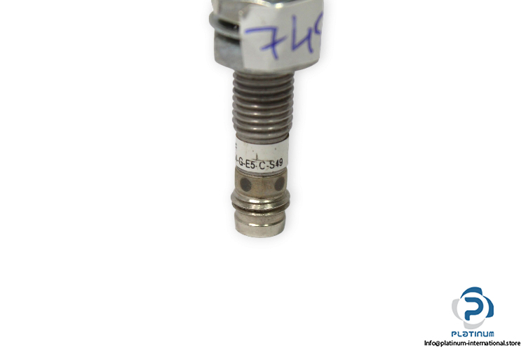balluff-BES-516-324-G-E5-C-S49-inductive-standard-sensor-used-3