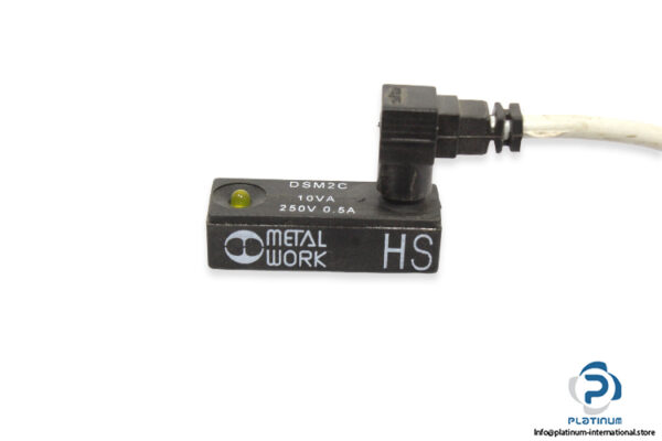 metalwork-dsm2c-magnetic-reed-sensor-used-2