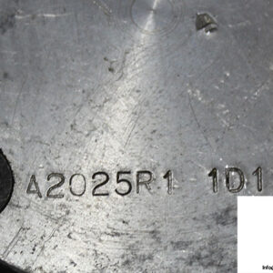 poggi-a2025r1-1d1-3-way-independent-shafts-right-angle-gearbox-2