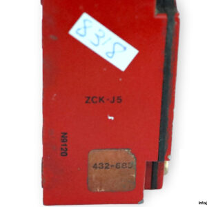 telemecanique-ZCK-J5_ZCKE67-limit-switch-(Used)-3