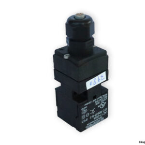 schmersal-AZ-17-02zK-safety-switch-(used)
