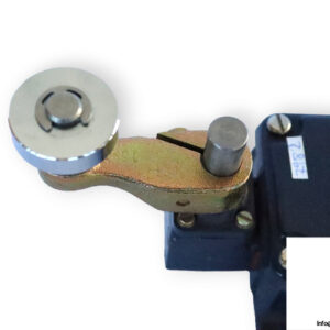 schmersal-TL-441-11yt-limit-switch-(new)-1