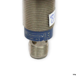telemecanique-XS1M18PA370D-inductive-proximity-sensor-used-3