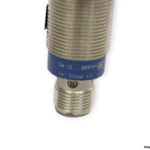 telemecanique-XS1M18PA370D-inductive-proximity-sensor-used-4