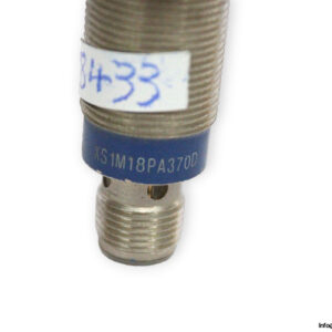 telemecanique-XS1M18PA370D-inductive-proximity-sensor-used-5