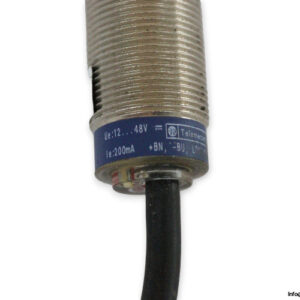 telemecanique-XS1M18PA370L1-inductive-proximity-sensor-new-2