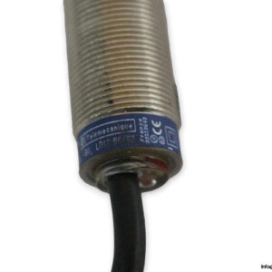 telemecanique-XS1M18PA370L1-inductive-proximity-sensor-new-3