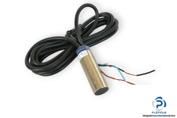 telemecanique-XS1M18PB370-inductive-proximity-sensor-new