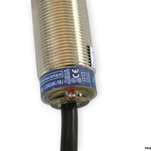 telemecanique-XS1M18PB370-inductive-proximity-sensor-new-3
